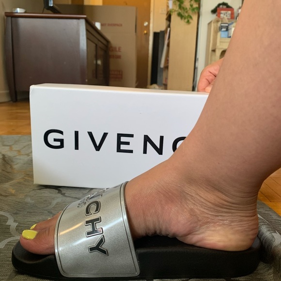 BRAND NEW GIVENCHY SLIDES (Never Worn) Size 7 - Picture 7 of 7
